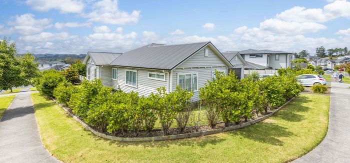 76 Madison Terrace, Silverdale, Rodney, Auckland, 0932, New Zealand