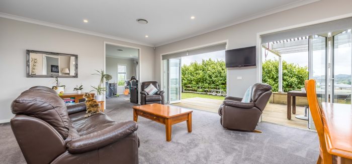 76 Madison Terrace, Silverdale, Rodney, Auckland, 0932, New Zealand