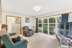 16 Kashmir Road, Glen Eden, Waitakere City, Auckland, 0602, New Zealand