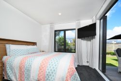 68 Provence Esplanade, Te Atatu Peninsula, Waitakere City, Auckland, 0610, New Zealand