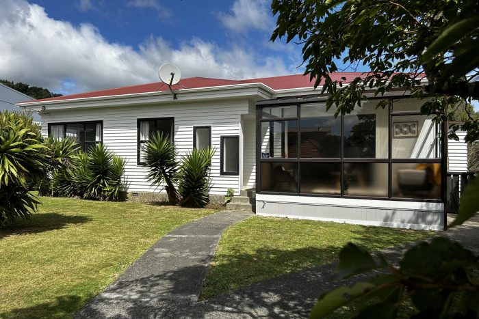 32 Mexted Terrace, Tawa, Wellington, 5028, New Zealand