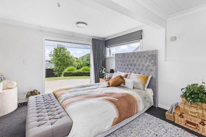 42 Parau Street, Three Kings, Auckland, 1041, New Zealand