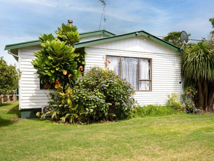 18 Canal West Road, Waitakaruru, Hauraki, Waikato, 3576, New Zealand