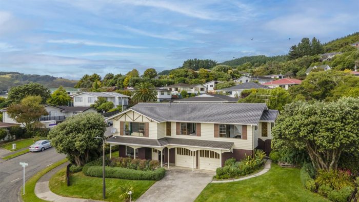 1 Brasenose Place, Tawa, Wellington, Wellington, 5028, New Zealand