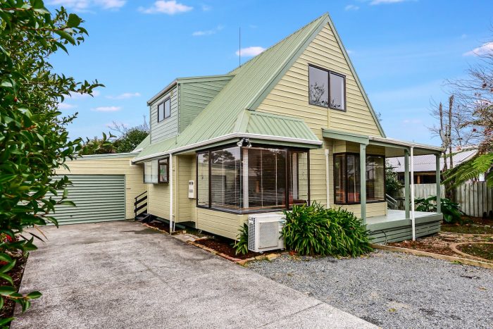 35A Lake Crescent, Hamilton Lake, Hamilton, Waikato, 3204, New Zealand