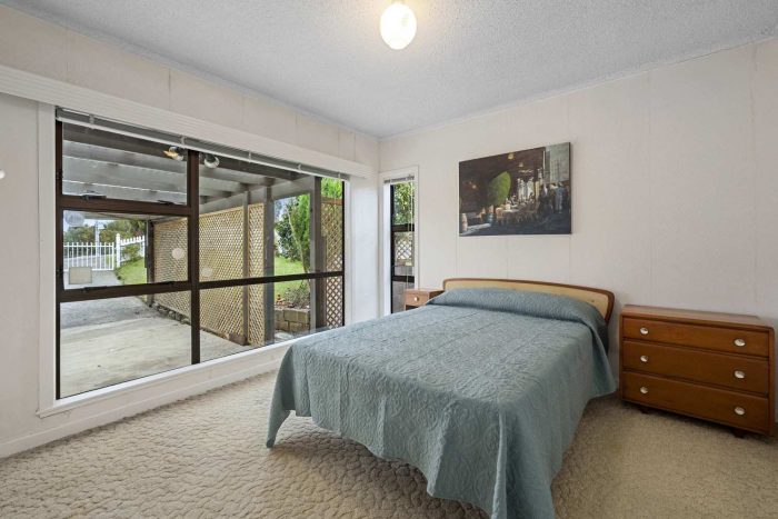 1/3 Hall Road, Glenfield, North Shore City, Auckland, 0629, New Zealand