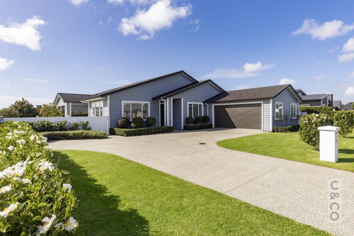 41 Pohutukawa Parade, Riverhead, Rodney, Auckland, 0892, New Zealand