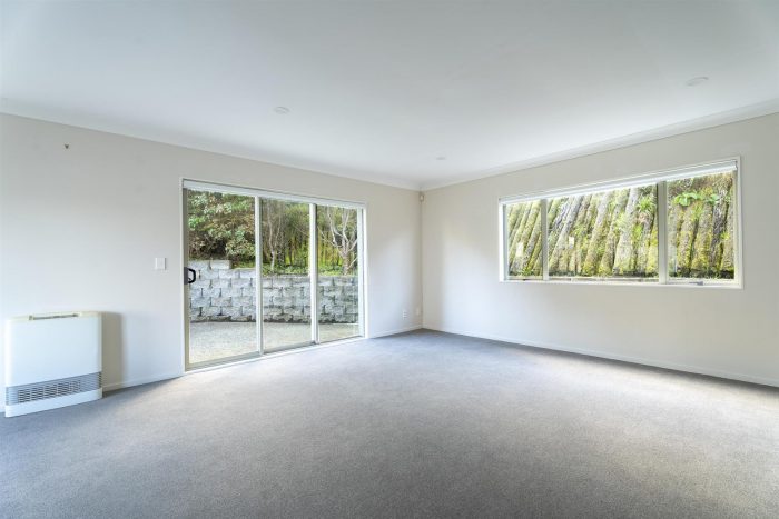 14 Gifford Grove, Churton Park, Wellington, 6037, New Zealand