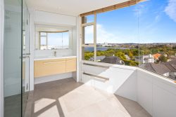 4/90 Kitchener Road, Milford, North Shore City, Auckland, 0620, New Zealand