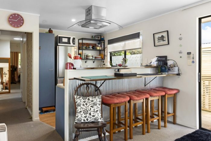 25A Clairville Crescent, Wai O Taiki Bay, Auckland, 1072, New Zealand