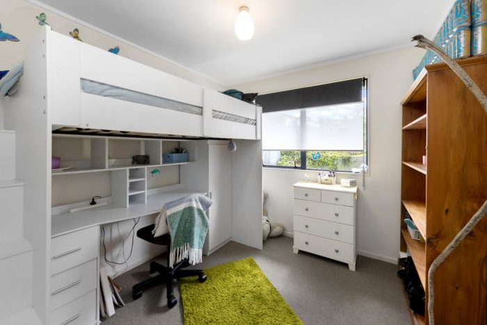 25A Clairville Crescent, Wai O Taiki Bay, Auckland, 1072, New Zealand