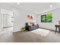 21 Mariners View Road, Beach Haven, North Shore City, Auckland, 0626, New Zealand