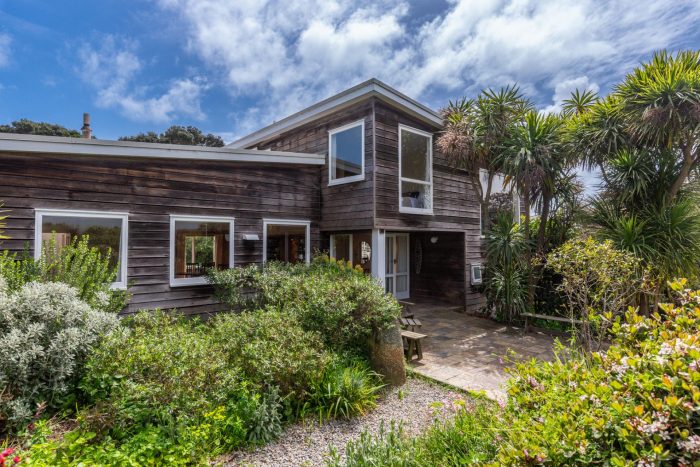 321-323 Te Horo Beach Road, Te Horo, Kapiti Coast, Wellington, 5581, New Zealand