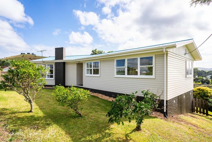 15 Doctors Hill Road, Maungaturoto, Kaipara, Northland, 0520, New Zealand