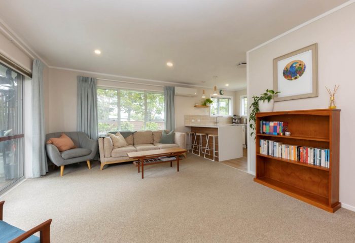 1/120 Godley Road, Green Bay, Waitakere City, Auckland, 0604, New Zealand