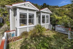 32 Freeling Street, Island Bay, Wellington, 6023, New Zealand