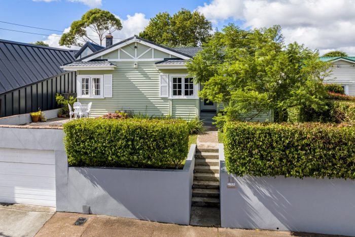 11 Pasadena Avenue, Point Chevalier, Auckland, 1022, New Zealand