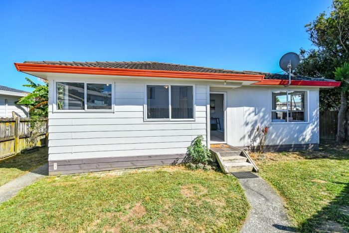 2/18 Silver Creek Road, Weymouth, Manukau City, Auckland, 2103, New Zealand