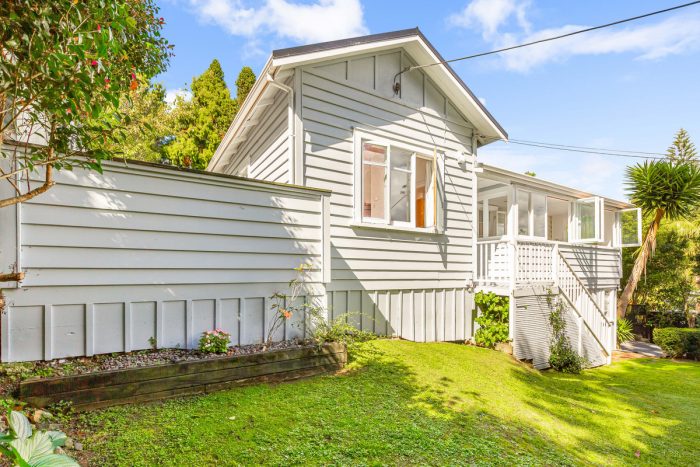 88 Woodlands Park Road, Titirangi, Waitakere City, Auckland, 0604, New Zealand