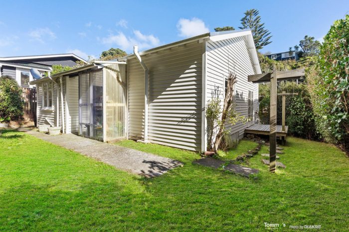 2/18 Oban Street, Wadestown, Wellington, 6012, New Zealand