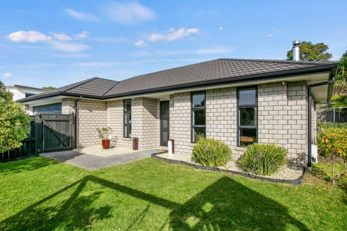 1185F South Road, Oakura, New Plymouth, Taranaki, 4314, New Zealand