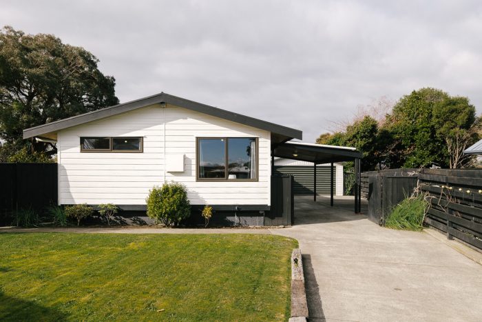 12 Suzanne Grove, Kelvin Grove, Palmerston North, Manawatu / Whanganui, 4414, New Zealand
