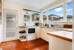 11 Western View Court, Sunnyvale, Waitakere City, Auckland, 0612, New Zealand