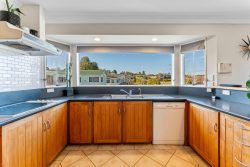 1/4 Ingle Avenue, Waipahihi, Taupo, Waikato, 3330, New Zealand