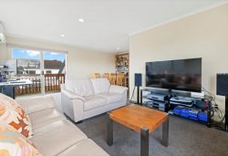 49 De Quincey Terrace, Highland Park, Manukau City, Auckland, 2010, New Zealand