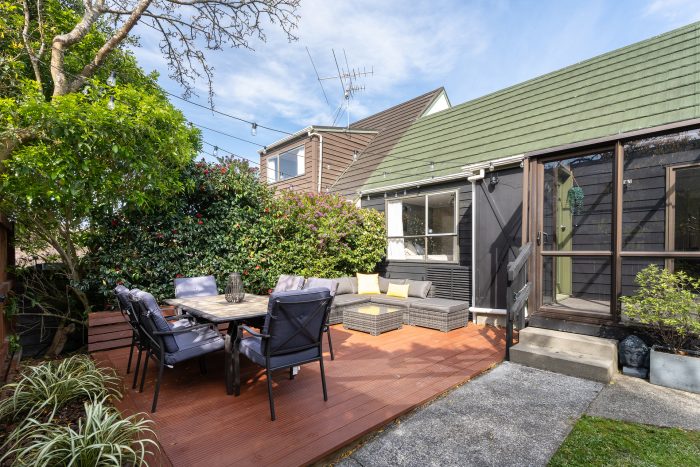 2 Makatote Grove, Churton Park, Wellington, 6037, New Zealand