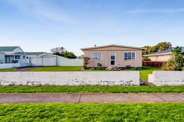 139 Tasman Street, Opunake, South Taranaki, Taranaki, 4616, New Zealand