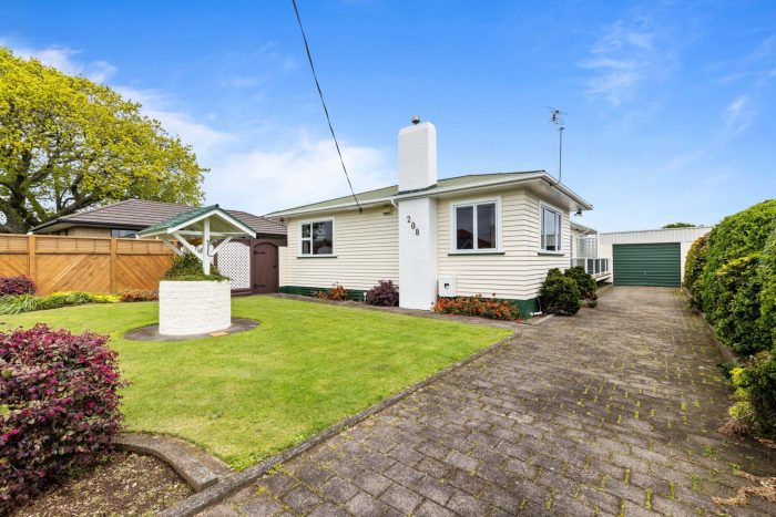 208 Carrington Street, Vogeltown, New Plymouth, Taranaki, 4310, New Zealand