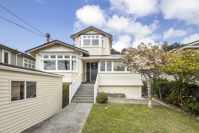 17 Firth Terrace, Karori, Wellington, 6012, New Zealand