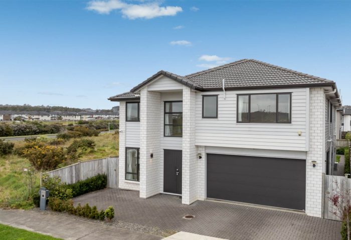 27 Hakinakina Drive, Flat Bush, Manukau City, Auckland, 2019, New Zealand