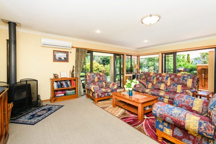 11 La Lena Grove, Fitzherbert, Palmerston North, Manawatu / Whanganui, 4410, New Zealand