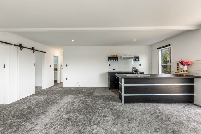 52 Bay Street, Red Beach, Rodney, Auckland, 0932, New Zealand