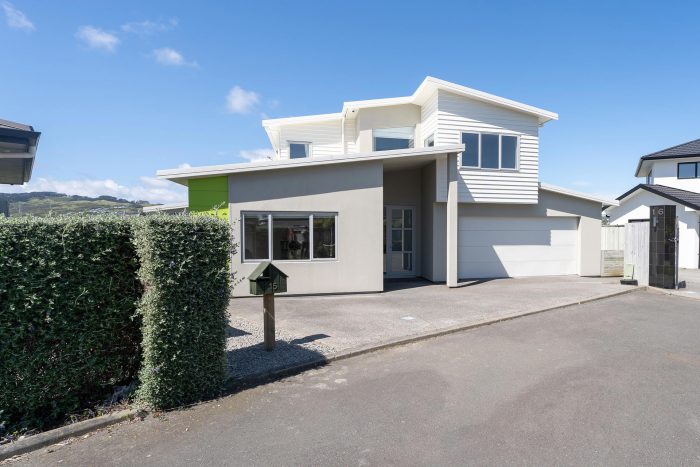 15 Trafford Terrace, Churton Park, Wellington, 6037, New Zealand