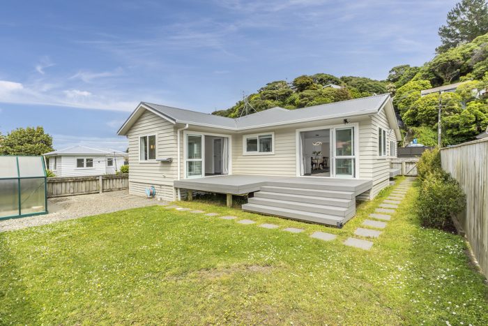 60 Airlie Road, Plimmerton, Porirua, Wellington, 5026, New Zealand