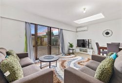 2/76 Kenderdine Road, Papatoetoe, Manukau City, Auckland, 2025, New Zealand