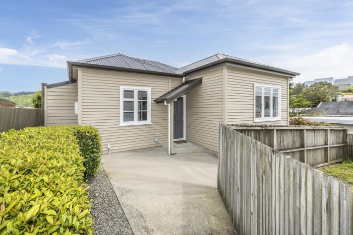 44 Tarawera Road, Johnsonville, Wellington, 6037, New Zealand