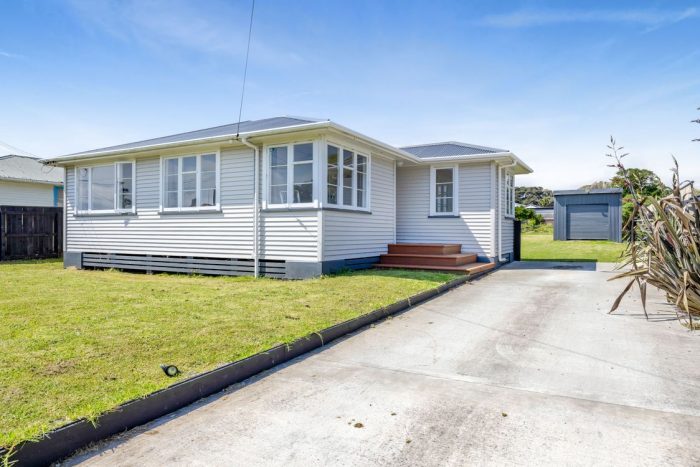 22 Elizabeth Street, Patea, South Taranaki, Taranaki, 4520, New Zealand