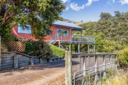 209 Middle Road, Pigeon Bay, Banks Peninsula, Canterbury, 7583, New Zealand