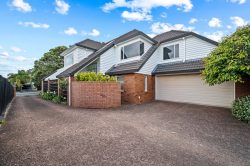 24 Wright Road, Point Chevalier, Auckland, 1022, New Zealand