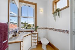 2 Tutchen Avenue, Mount Victoria, Wellington, 6011, New Zealand