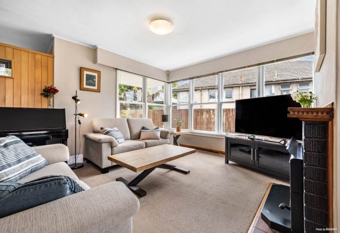 10 Weybridge Crescent, Glen Innes, Auckland, 1072, New Zealand