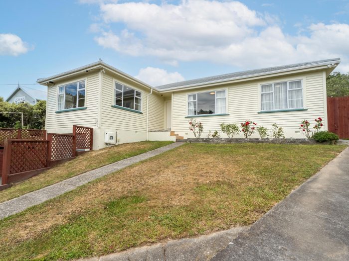 37 Hampton Hill Road, Tawa, Wellington, 5028, New Zealand