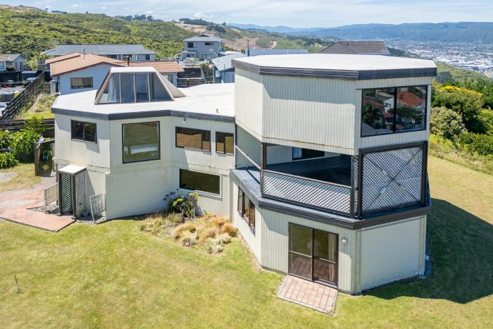 20 Sunhaven Drive, Newlands, Wellington, 6037, New Zealand