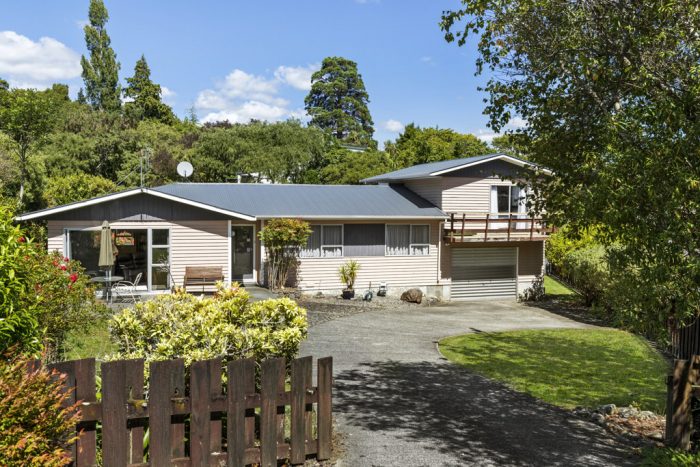 8 Radiata Grove, Brown Owl, Upper Hutt, Wellington, 5018, New Zealand