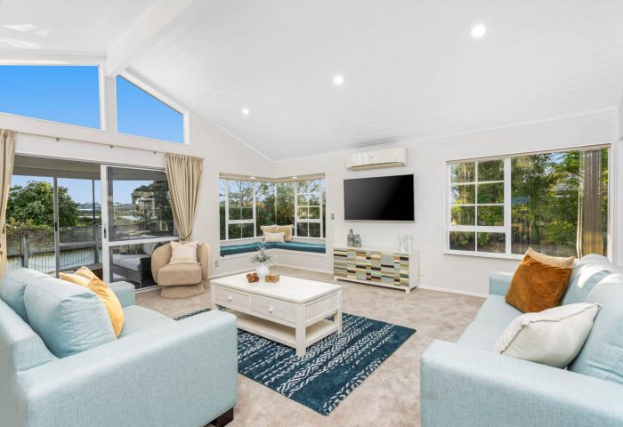 52 Settlers Grove, Orewa, Rodney, Auckland, 0931, New Zealand