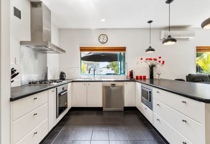 8 Taroka Close, Pinehill, North Shore City, Auckland, 0632, New Zealand